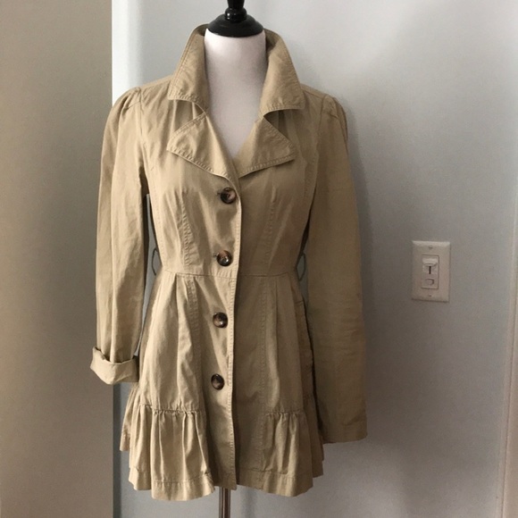 Ruffle Bottom Lightweight Spring Trench Coat - Picture 1 of 4